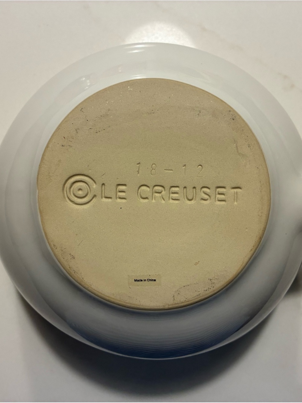 Le Creuset White Stoneware Pouring Bowl with Handle - Picture 4 of 4